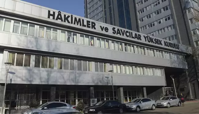 Son Dakika: HSK kararnamesiyle 3 bin 423 hakim ve savcının görev yeri değiştirildi