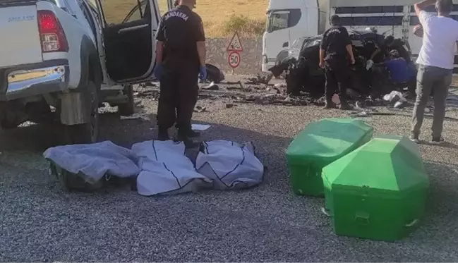 Adıyaman'da trafik kazasında 4 kişi hayatını kaybetti