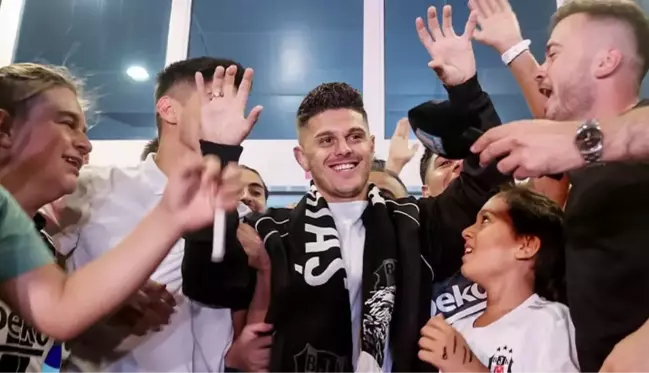 Beşiktaş'ın yeni transferi Rashica, İstanbul'a geldi