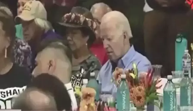 ABD Başkanı Biden, yangın felaketinin yaşandığı Hawaii'ye ziyaretinde uyuyakaldı