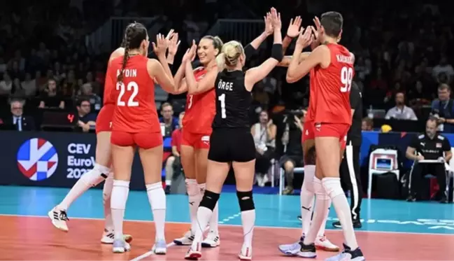 Son Dakika: Filenin Sultanları, CEV Avrupa Voleybol Şampiyonası son 16 turunda ev sahibi Belçika'yı 3-1 yenerek çeyrek finale yükseldi