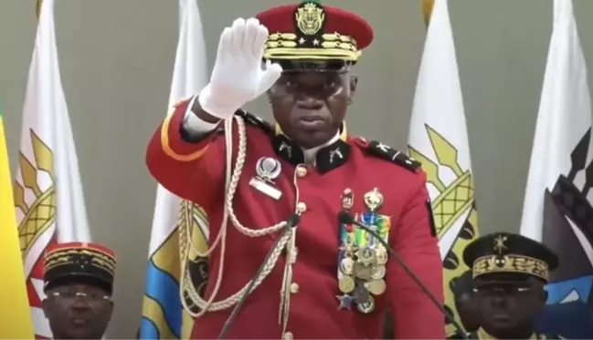 Gabon'daki darbenin arkasındaki kritik isim General Brice Oligui Nguema, geçici devlet başkanı oldu