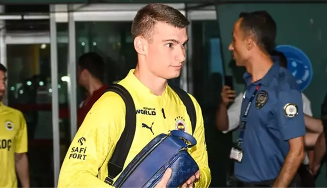 Fenerbahçe'nin yeni transferi Dominik Livakovic, yılın kalecisi ödülüne aday gösterildi