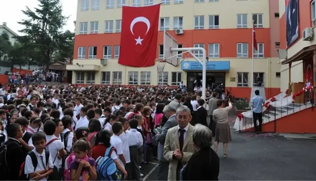 İçişleri Bakanlığı'ndan yeni eğitim yılı öncesi 81 ile genelge! Okul servislerine yönelik denetimler artırılıyor