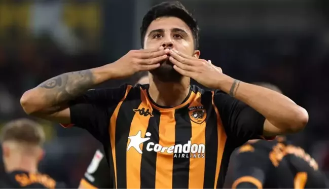 Türkiye'de kara bulut gibi dolaşan Ozan Tufan, Hull City'de ödül aldı