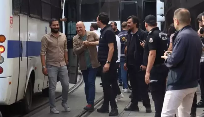 Ahmet Şık'ın polis amirleriyle sarmaş dolaş fotoğrafları HDP'li ismi rahatsız etti