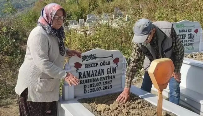 Oğlunun mezarına dua etmeye gelen anne, gördüğü manzara karşısında yığılıp kaldı