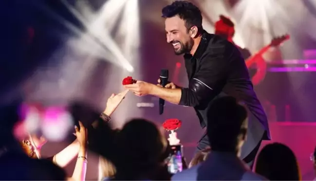 Tarkan, Cumhuriyet'in 100. yılı için marş besteledi! Dinleyicilerden tam not aldı