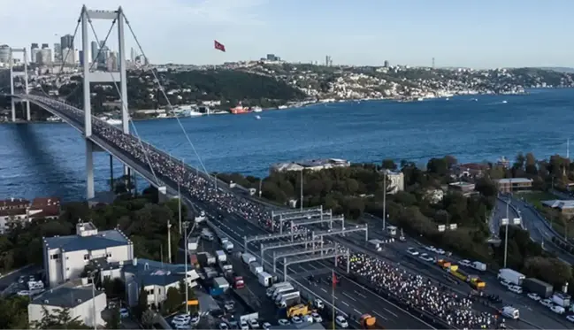 Dünyada eşi benzeri olmayan koşu başladı! İşte İstanbul Maratonu'ndan özel kareler