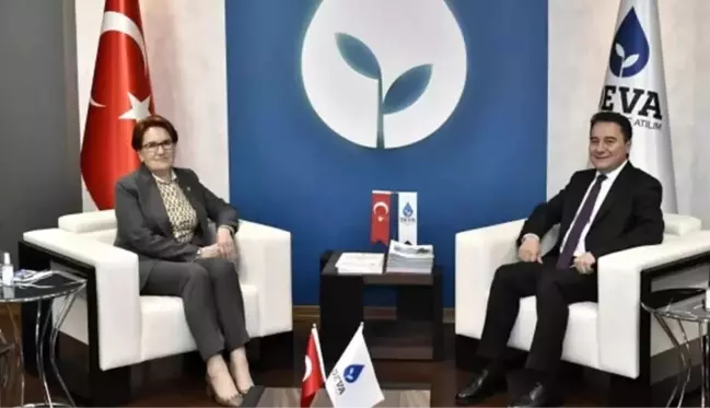 İYİ Parti lideri Akşener, Ali Babacan'a taziye ziyaretinde bulundu