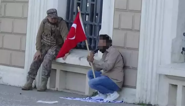 İsrail bayrağına basıp başına silah dayayan şahsın Pakistanlı olduğu ortaya çıktı