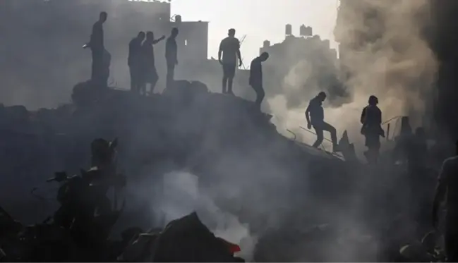 İsrail savaş uçakları Gazze'de bir okul ve 9 eve bomba yağdırdı! Çok sayıda ölü ve yaralı var