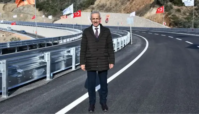 Ulaştırma ve Altyapı Bakanı Abdulkadir Uraloğlu: 21 yılda 3 bin 844 yeni köprü inşa ettik, 450 yeni tüneli hizmete sunduk