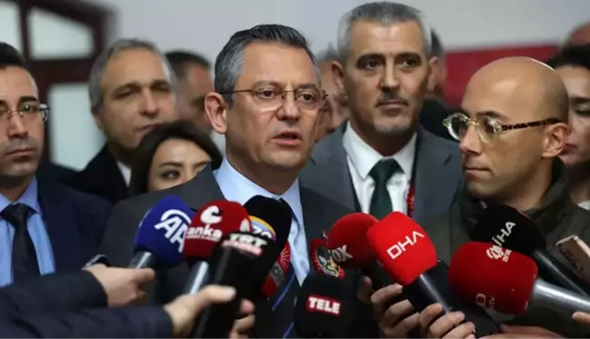 CHP lideri Özgür Özel, İYİ Parti'ye zeytin dalı uzattı