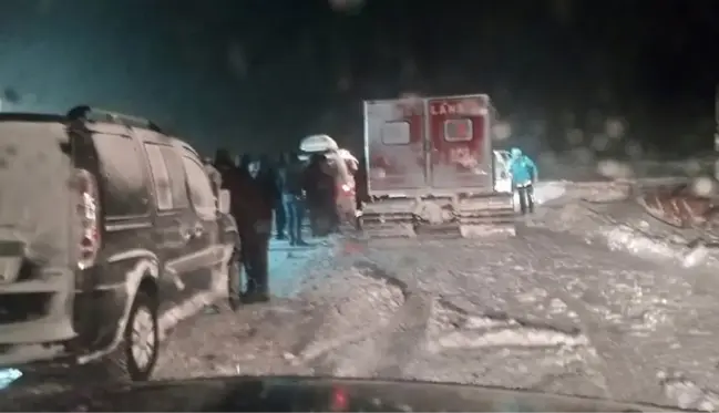 Ağrı'da yol açmaya giden iş makinesi uçuruma yuvarlandı: 2 kişi öldü, 2 kişi kayıp