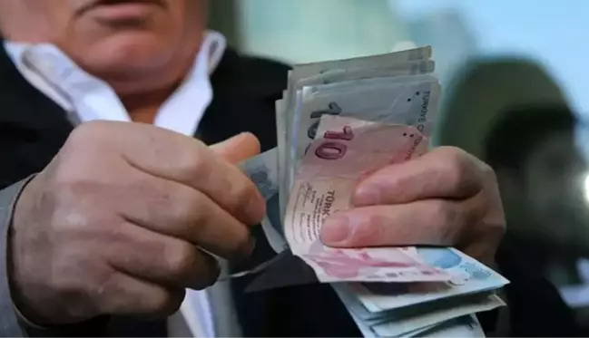 Çalışan emeklilere 5 bin lira ikramiye verilmesi TBMM'de kabul edildi