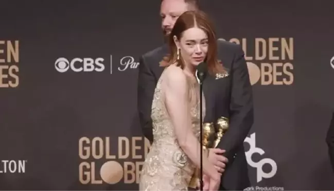 Altın Küre'de ödül alan Emma Stone, yakın arkadaşı Taylor Swift'e kameralar önünde küfür etti