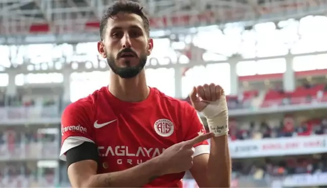 Bakan Yerlikaya: Antalyaspor'un İsrailli futbolcusu Jehezkel, ülkemizden ayrıldı