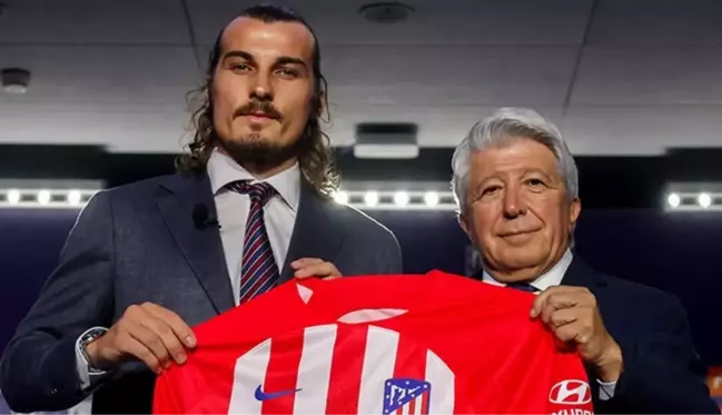 Çağlar Söyüncü, Fenerbahçe formasını giymeden taraftarı mest etti! Dünya devlerini elinin tersiyle itti