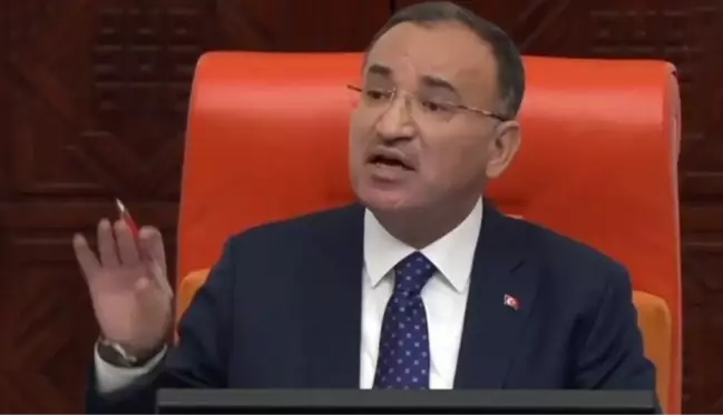 Bekir Bozdağ, FETÖ'yü övdüğü video üzerinden yöneltilen eleştirilere çok kızdı