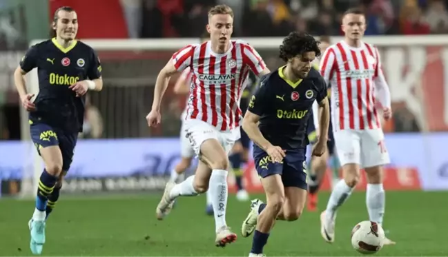 Kanarya hata yapmadı! Fenerbahçe, Antalyaspor'u deplasmanda devirdi