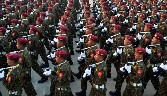 Myanmar'da kadın ve erkeklere zorunlu askerlik uygulaması! Süre 2 yıldan 5 yıla kadar uzatılabilecek