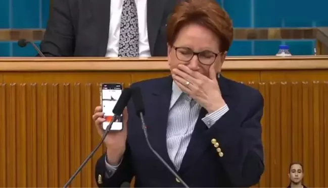 Şehitler için yazılmış şarkıyı dinleten Akşener, hıçkıra hıçkıra ağladı