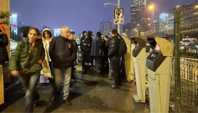 İstanbul Gayrettepe'de yürüyen merdivende sıkışan işçi hayatını kaybetti