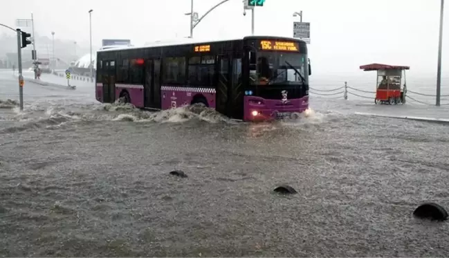 AKOM'dan İstanbul'a sağanak yağış uyarısı