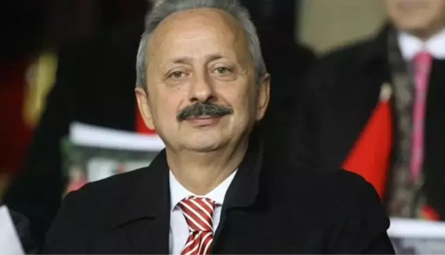 TFF başkanlığı için adı geçen Haluk Ulusoy, Macaristan'da böyle görüntülendi