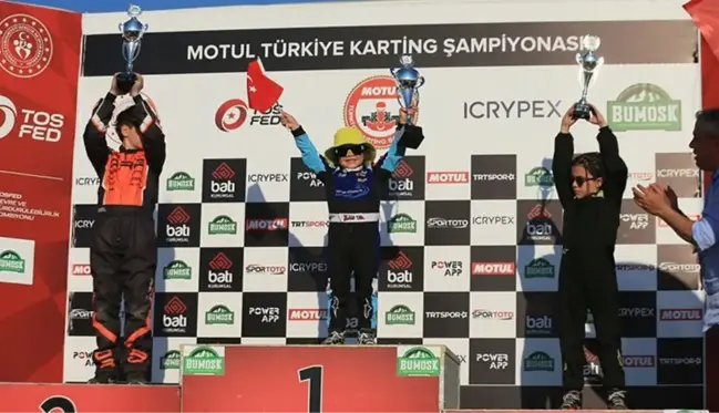 Türkiye'nin en genç karting pilotu Zayn Sofuoğlu, ilk profesyonel yarışında zirveye çıktı