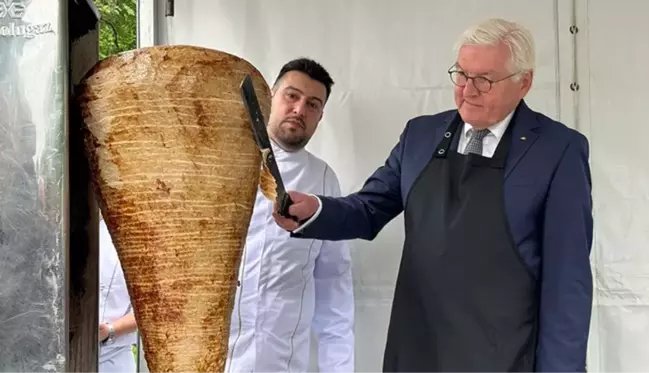 Almanya Cumhurbaşkanı Steinmeier, İstanbul ziyaretinde döner kesti