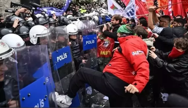 1 Mayıs'ta polis kalkanlarını tekmeleyen sosyal medya fenomenine gözaltı! Ardından hayır simidi dağıttılar