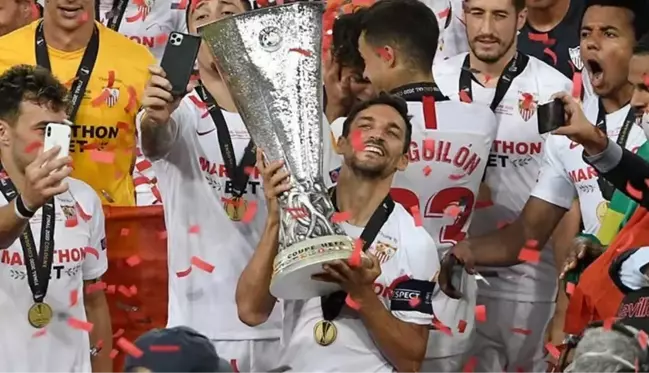 Futbol tarihinde eşi benzeri yok! Sevilla, Jesus Navas ile ömür boyu sözleşme imzaladı