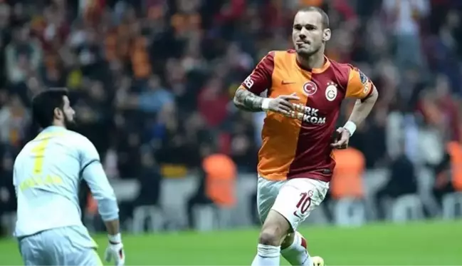 Fondaki şarkıyı görmeniz lazım! Sneijder'in derbi öncesi paylaşımı çok konuşulur