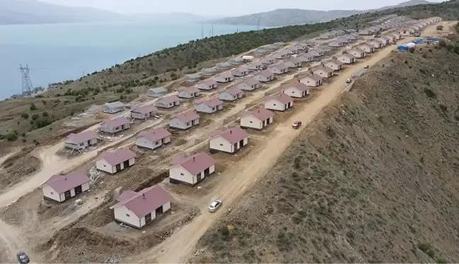 Fahiş fiyatlar tepki çekmişti! Elazığ'da deprem köy konutları için yapılan iki ihale iptal edildi