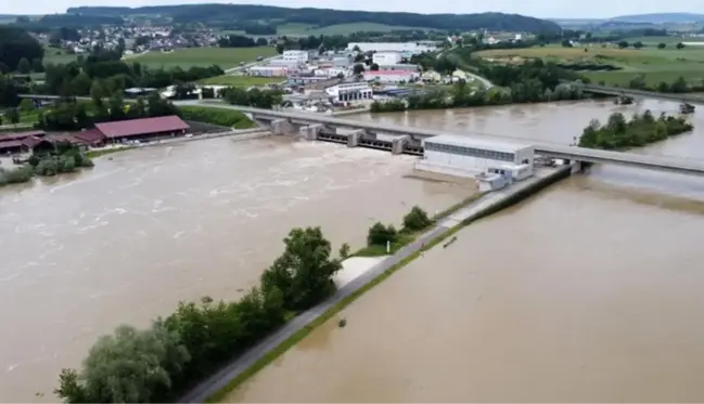 Almanya'yı sel vurdu, Tuna Nehri taştı: 5 ölü