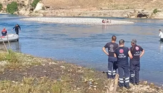 Gittikleri piknik sonları oluyordu! Baraj kapakları açılınca nehir ortasında mahsur kaldılar