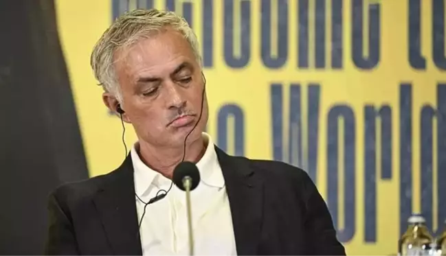 Fenerbahçe'de ilk ayrılık! Jose Mourinho, 1 saniye bile izlemeden o yıldızın biletini kesti