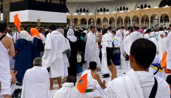 Diyanet'ten hacı adaylarına uyarı: Kabe'yi fotoğraf çekme, canlı yayın yapma platformuna dönüştürmeyin