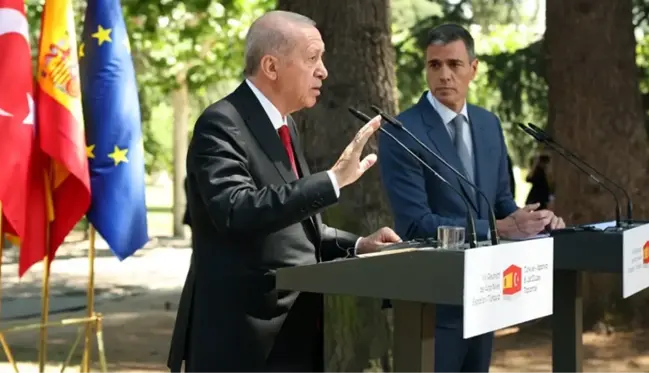 İspanyol muhabirin sorusu Cumhurbaşkanı Erdoğan'ı sinirlendirdi: Başını sallama, bak ben sallamıyorum