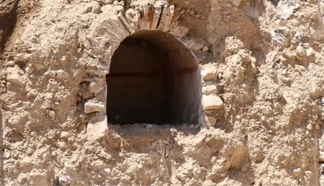 Amasya'da temel kazısı sırasında mezarlar bulundu, çalışmalar anında durduruldu