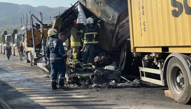 Bolu Dağı'nda zincirleme kaza: Tır sürücüsü yanarak can verdi, 7 kişi yaralandı