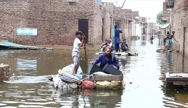 Pakistan'da muson yağışlarının bilançosu ağırlaşıyor: 260 ölü