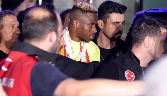 Resmi hesaptan olay gönderme! Osimhen transferi Galatasaray ve Chelsea'yi birbirine düşürdü