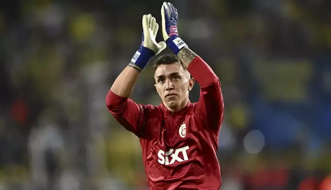 Muslera'dan kafa karıştıran paylaşım! Herkes aynı yorumu yapıyor