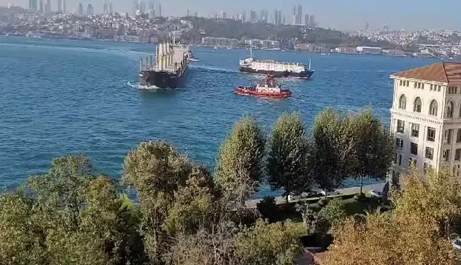 İstanbul Boğazı'nda 2 yük gemisi çarpıştı