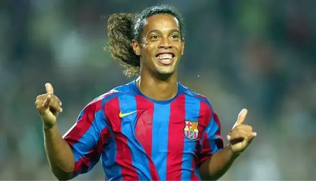 Brezilyalı efsane Ronaldinho, yeşil sahalara geri dönüyor