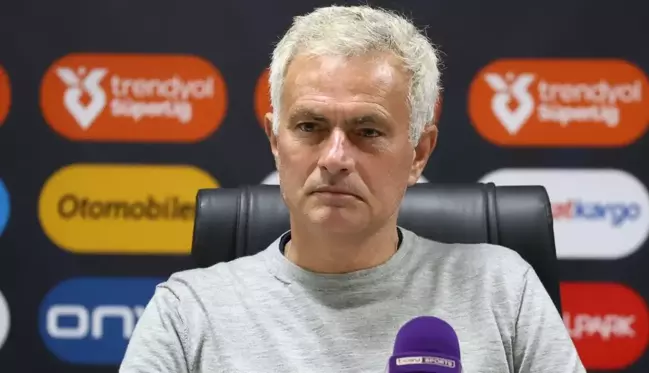 Mourinho'dan basına zehir zemberek tepki: Sürekli ağlıyorsunuz