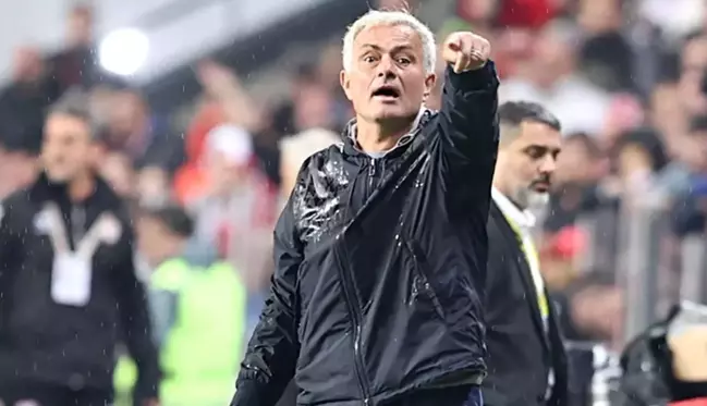 Jose Mourinho, İngiliz kanalında Fenerbahçe'nin şampiyon olamama nedeni açıkladı